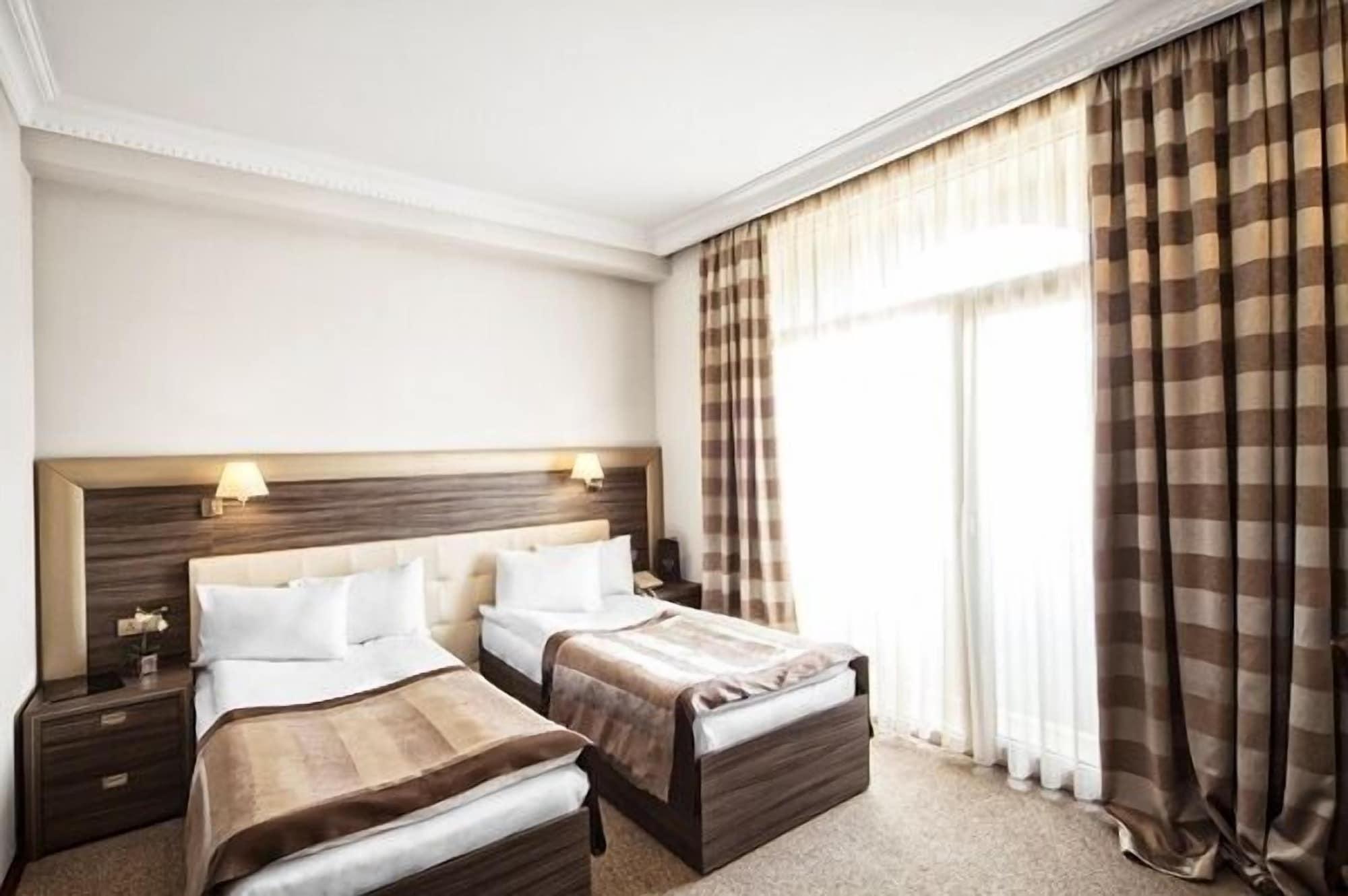 Cruise Hotel Tbilisi Exterior foto