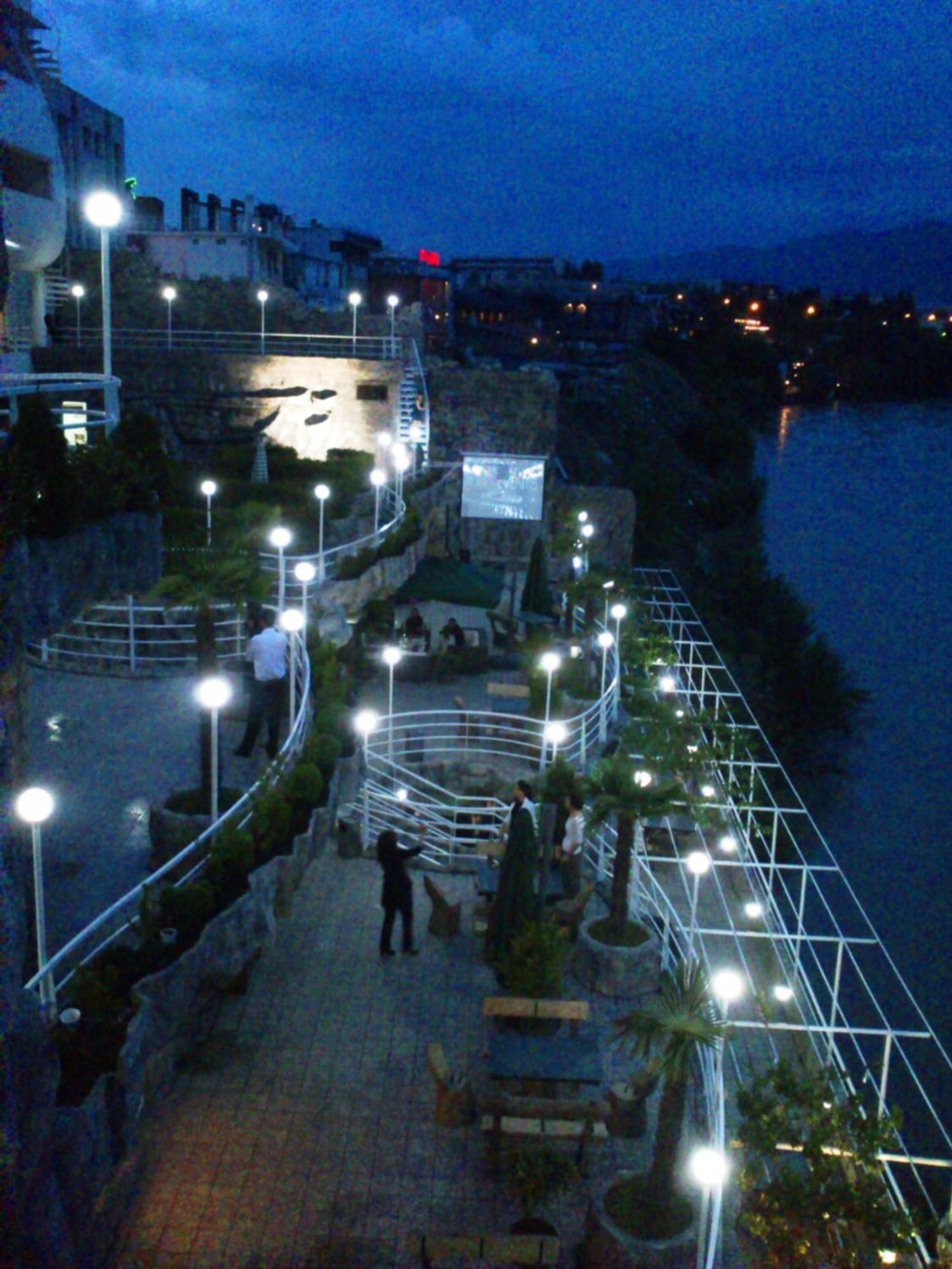 Cruise Hotel Tbilisi Exterior foto
