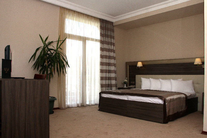 Cruise Hotel Tbilisi Exterior foto